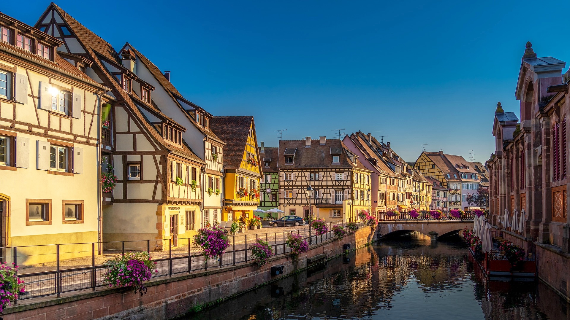 Korsvirkeshus och kanal i Colmar